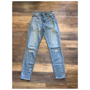 American Eagle High-Rise Mom Jean
